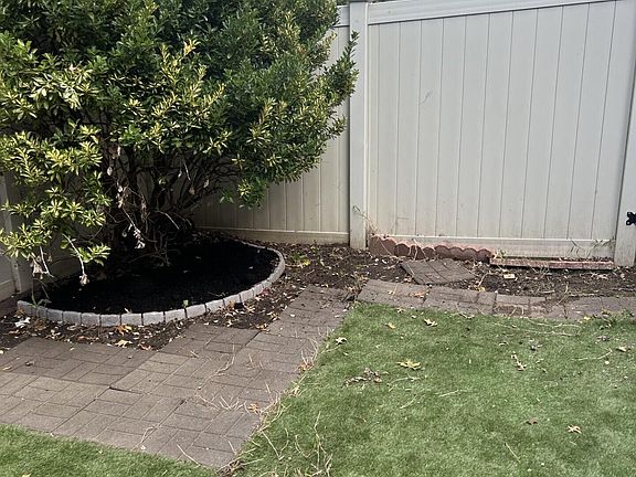 2nd image of 11 Azalea Ct