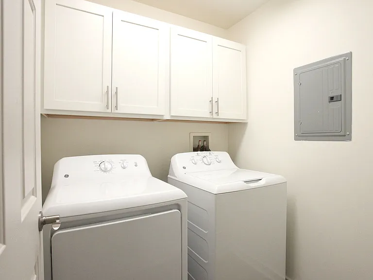 Stonebrooke Village Apartments — Photo 4