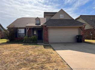 20466 E 32nd St S, Broken Arrow, OK 74014