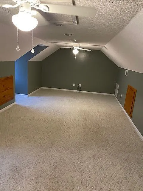 4 bed, 3.0 bath, 2500 sqft, $1,800 — Photo 4