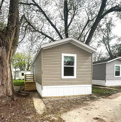 1713 Pella Ave Photo 1