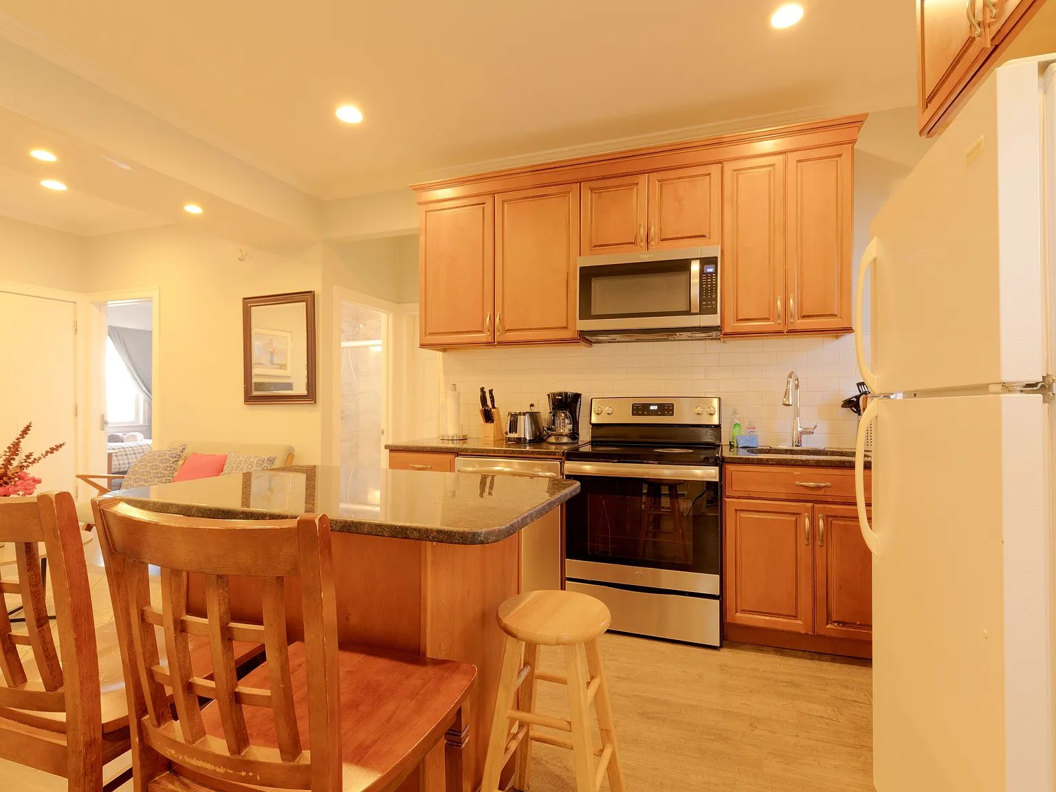 4 bed, 1245 sqft, $4,500 — Photo 3