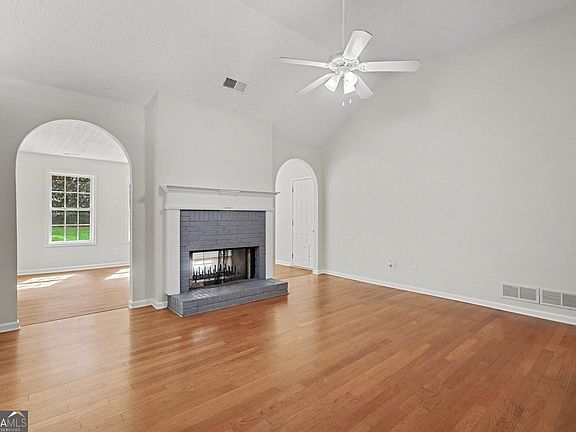 5th image of 2105 Raegan Ct
