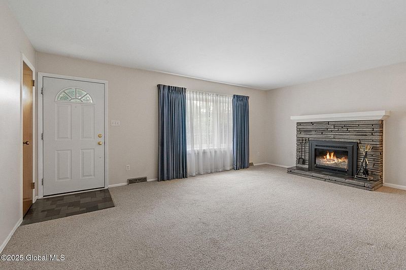 5th image of 257 Mercer Avenue