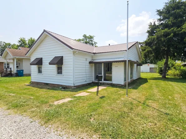 2410 State St, New Castle, IN 47362