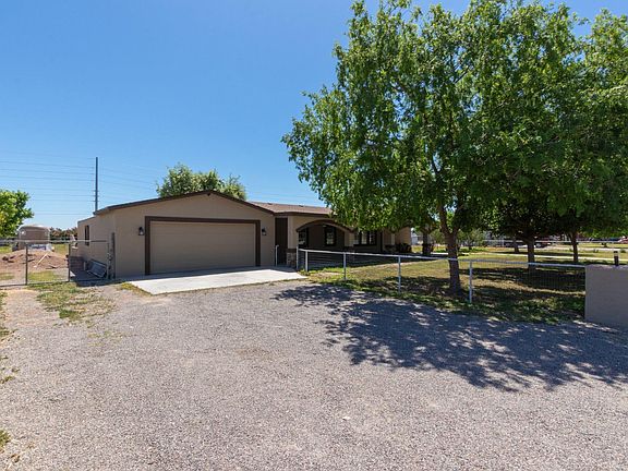 4th image of 2513 S 195th Dr