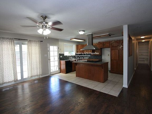 3rd image of 7693 Lotus Cir