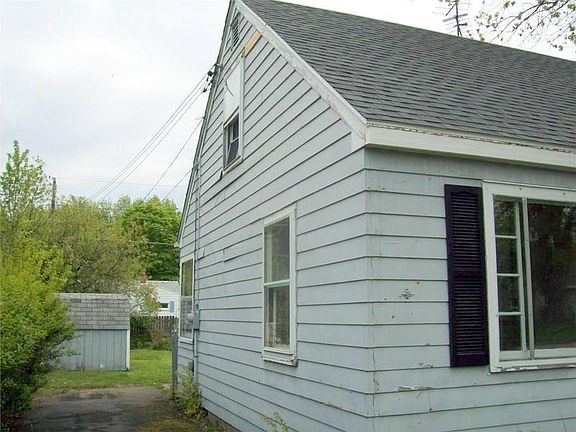 3rd image of 3427 Charlotte St