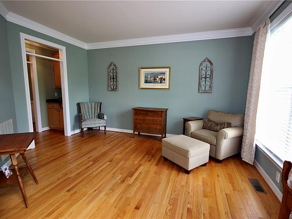 4th image of 10258 Shawns Grove Pl
