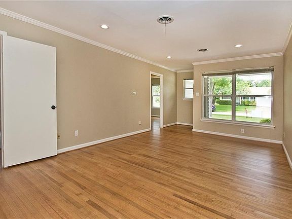5th image of 1208 Lorrie Dr