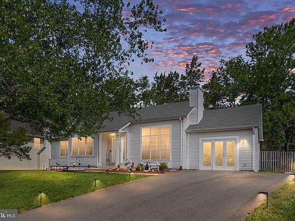 2nd image of 14 Thornberry Ln