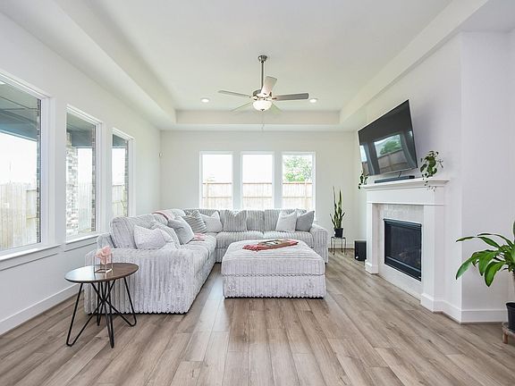 3rd image of 31915 Sky Ridge Ln