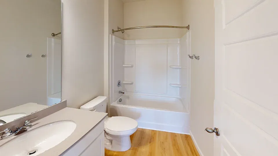 3 bed, 2.5 bath, 1452 sqft, $2,200 — Photo 3