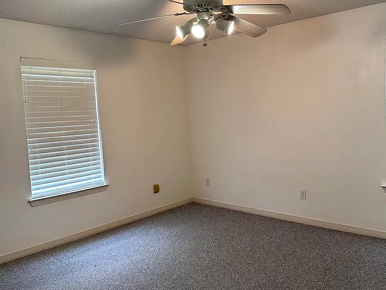 5511 Custer Dr — Photo 16