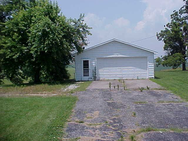 2nd image of 1904 E Marksberry Rd
