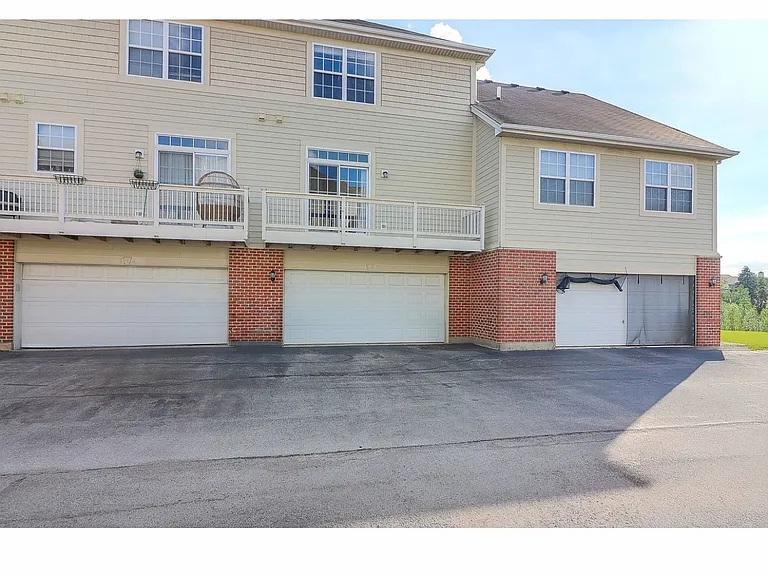 Timber Ridge Ct — Photo 2