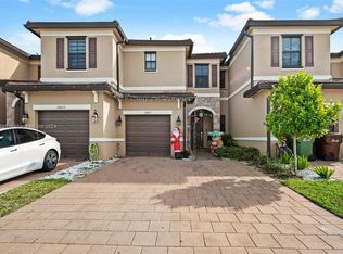 10821 W 33rd Way, Hialeah, FL 33018