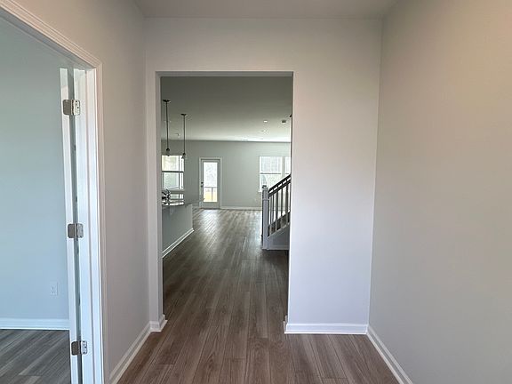 3rd image of 1083 Danner Dr