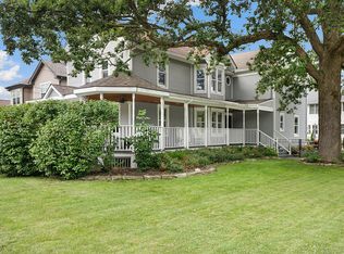 802 Warner Ave, Lemont, IL 60439