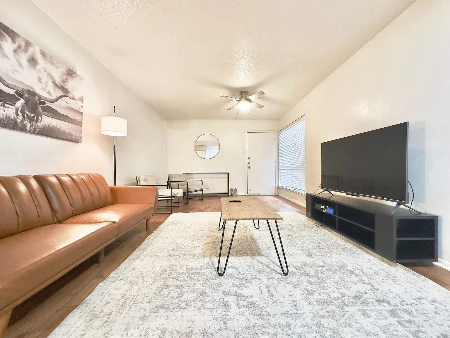Marian Condos — Photo 3