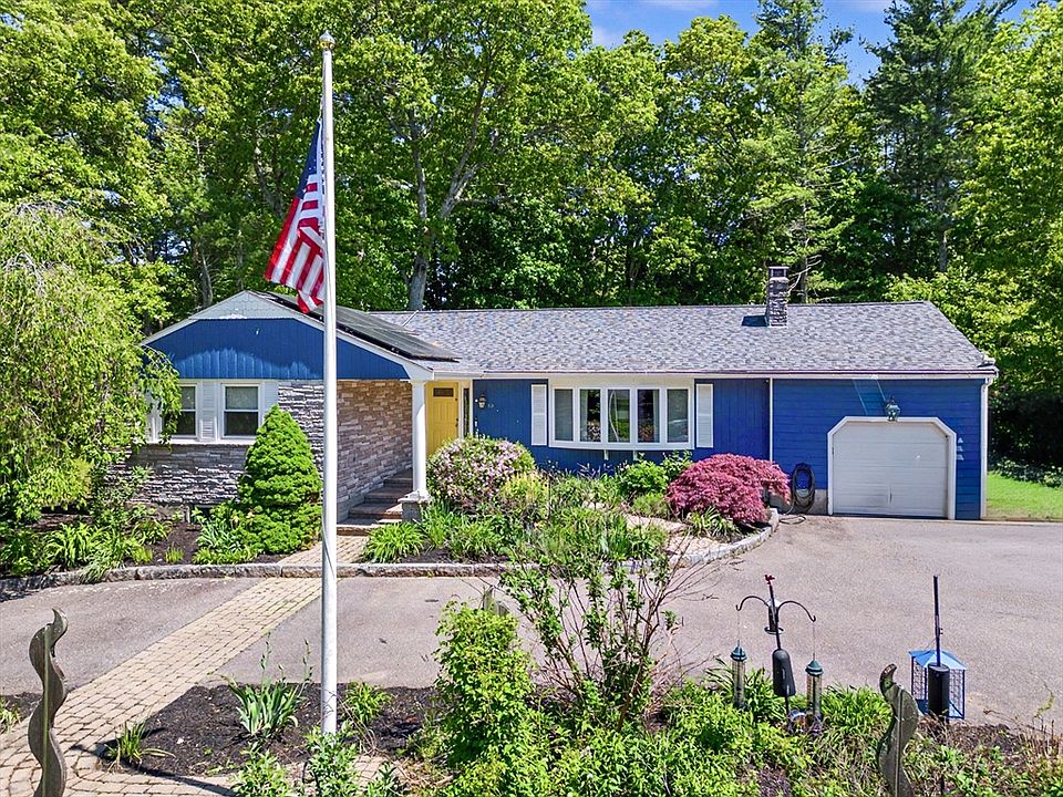 1st image of 10 Fleetwood Dr