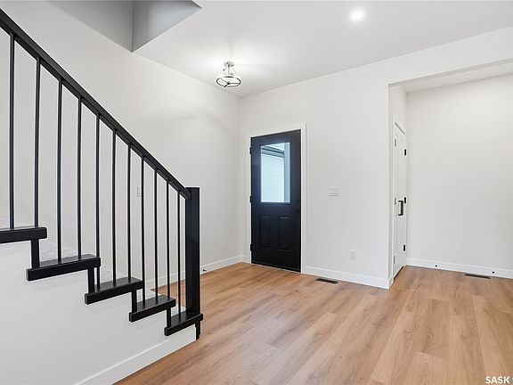 2nd image of 190 Doran Way