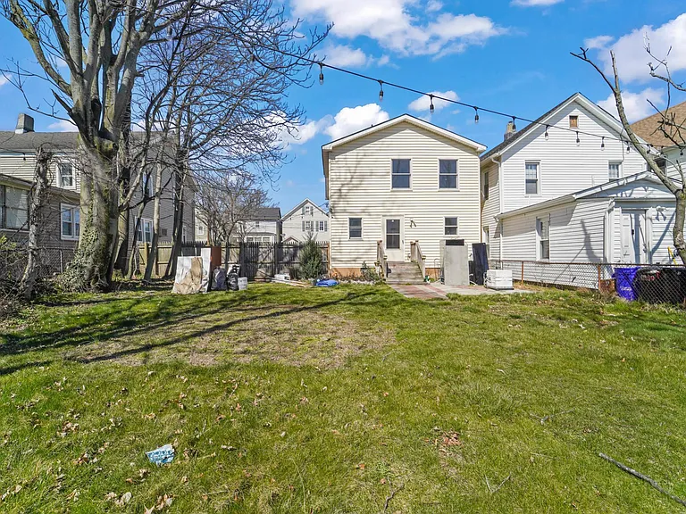 133 Augusta St — Photo 19