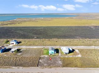 139 W Pin Oak Ln, Rockport, TX 78382