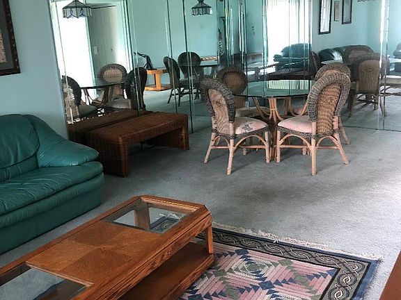 5th image of 2871 Somerset Dr APT 403