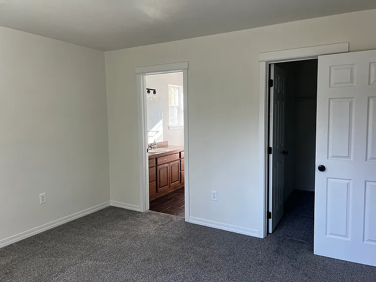 Master bedroom/bathroom/walk-in closet