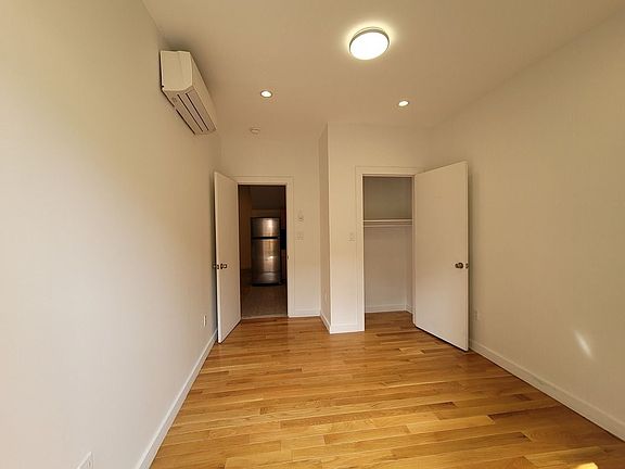 4th image of 106 Ellery St #1R