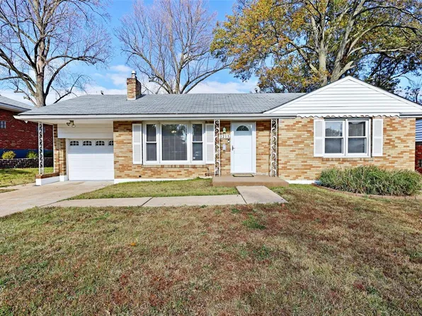 1215 Yukon Dr, Saint Louis, MO 63137