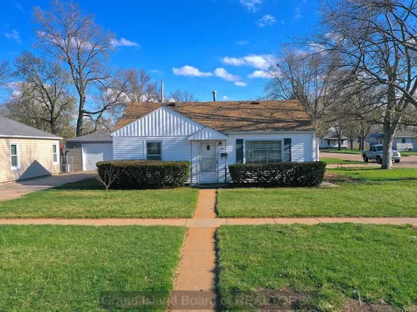 303 E 16th St, Grand Island, NE 68801