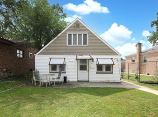 2619 W 97th St, Evergreen Park, IL