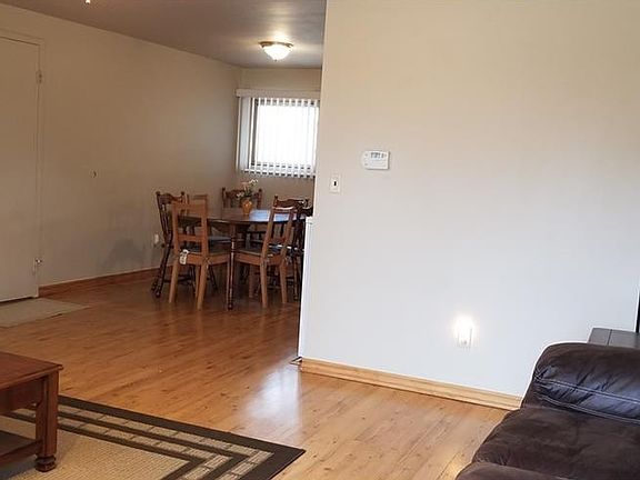 4th image of 4460 Mahler Dr
