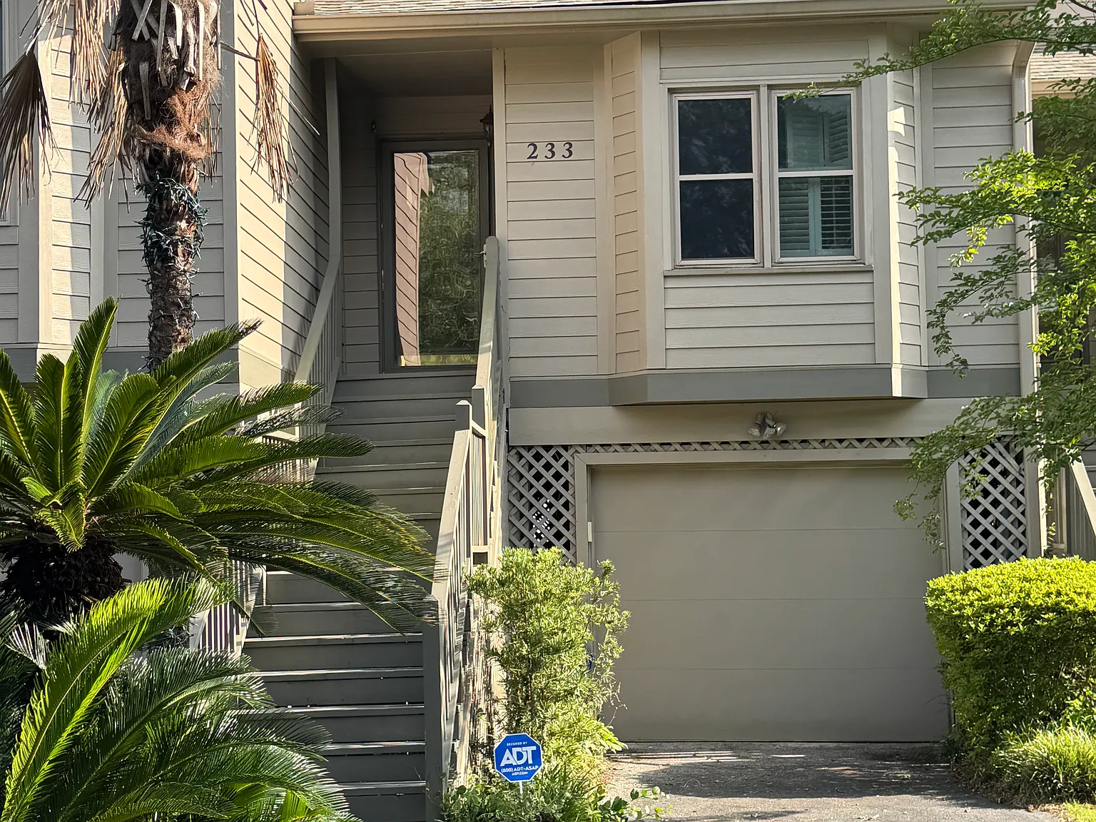 3 bed, 1400 sqft, $2,995 — Photo 2
