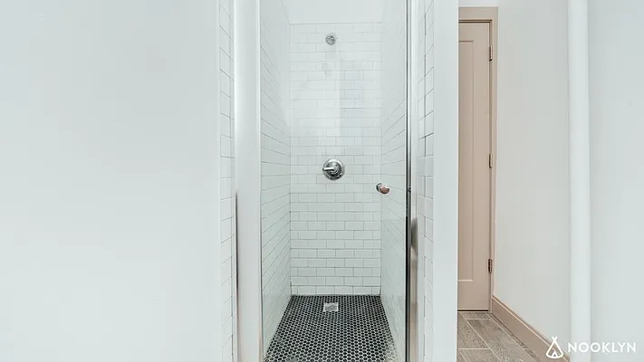 Rented by Nooklyn NYC LLC | media 32