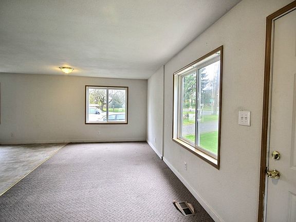 5th image of 7323 96th St E