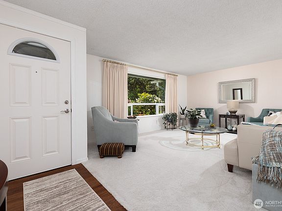 3rd image of 6723 Alder Glen Drive SE