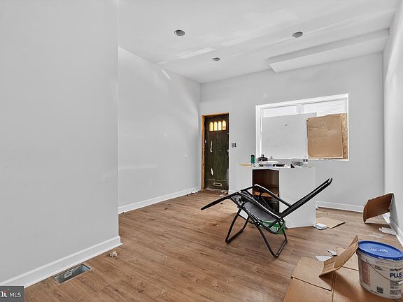 5th image of 1008 Snyder Ave