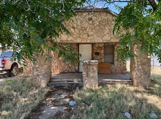 625 S 9th St, Slaton, TX 79364