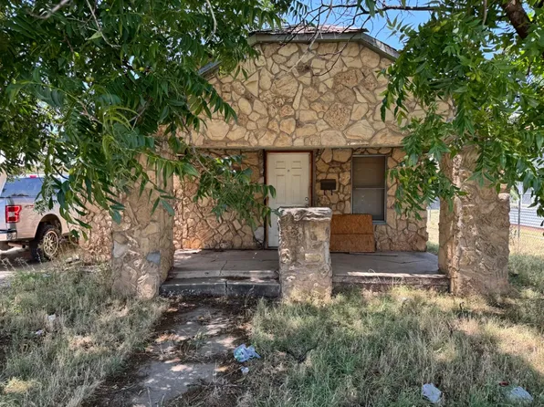 625 S 9th St, Slaton, TX 79364