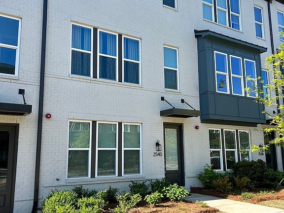 2nd image of 2540 Mountain Ash Ln