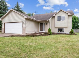 11881 Marigold Cir, Lindstrom, MN 55045