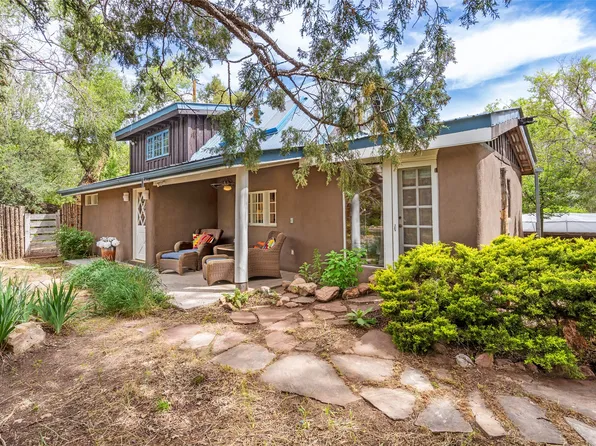 46 Sibley Rd, Santa Fe, NM 87508