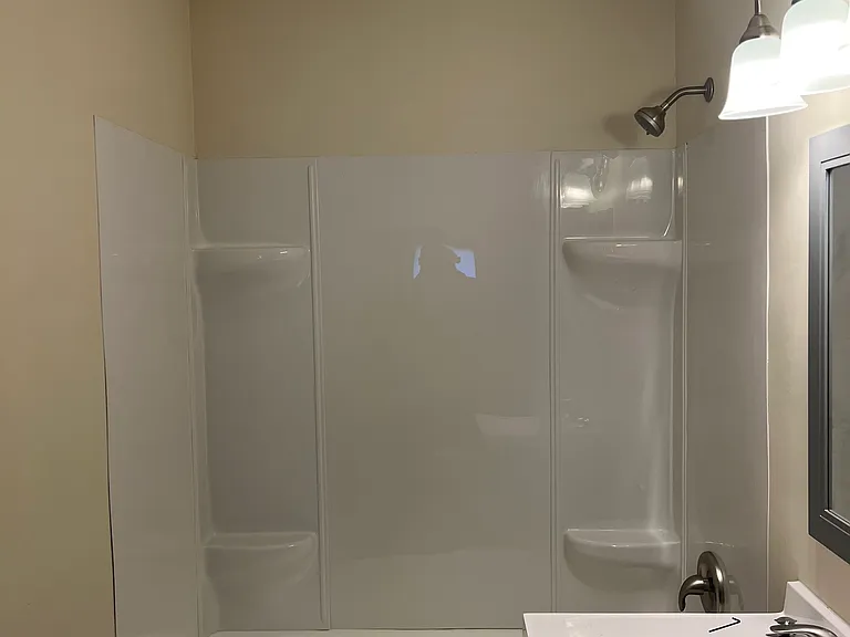 425 Pleasant St — Photo 6