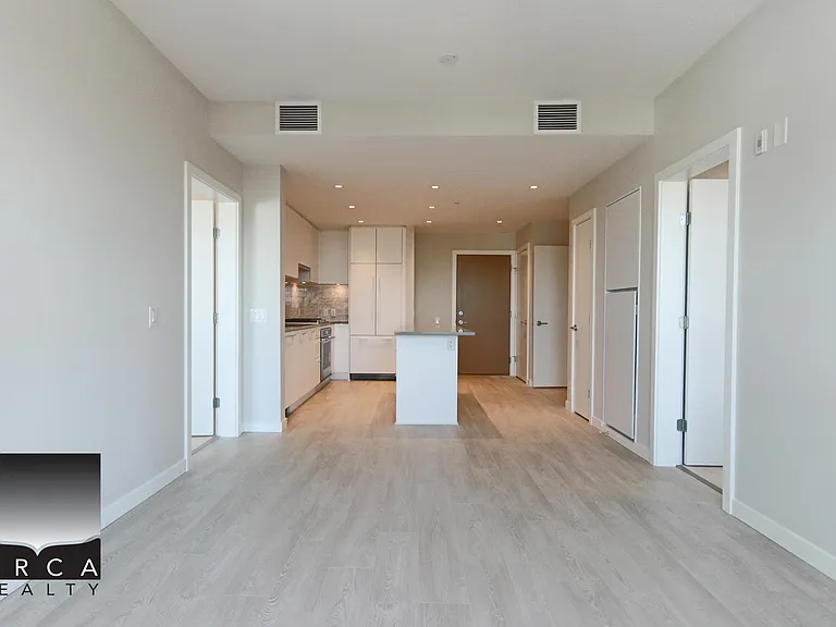 110 W 17th St #406 — Photo 17