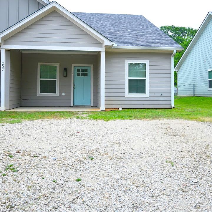 1st image of 207 Gordon St #2
