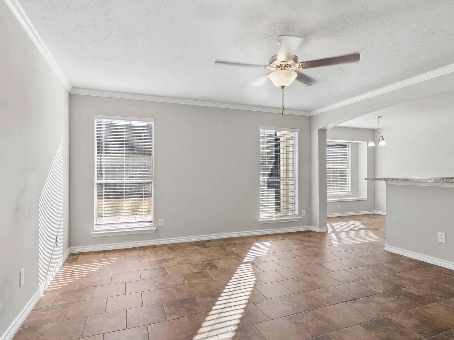 4 bed, 2.5 bath, 1537 sqft, $2,150 — Photo 3