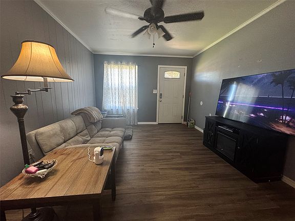 4th image of 507 W E St